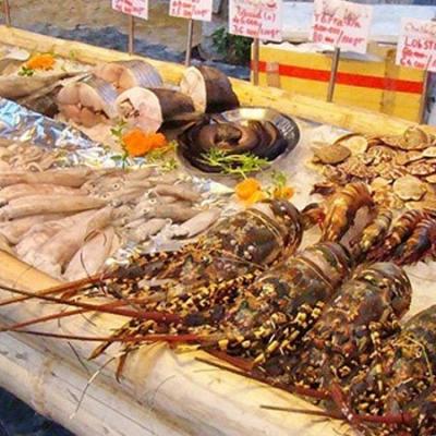 Chợ hải sản mũi né bán hải sản theo từng thao quá lạ